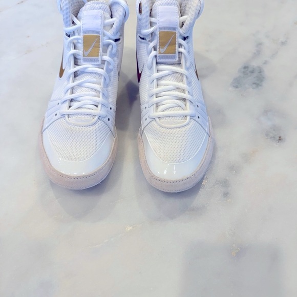 Nike White and Gold Freeks wrestling shoes size 8 - Picture 2 of 4